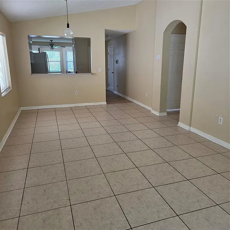 3 bed, 2.0 bath, 1179 sqft, $1,950 — Photo 2