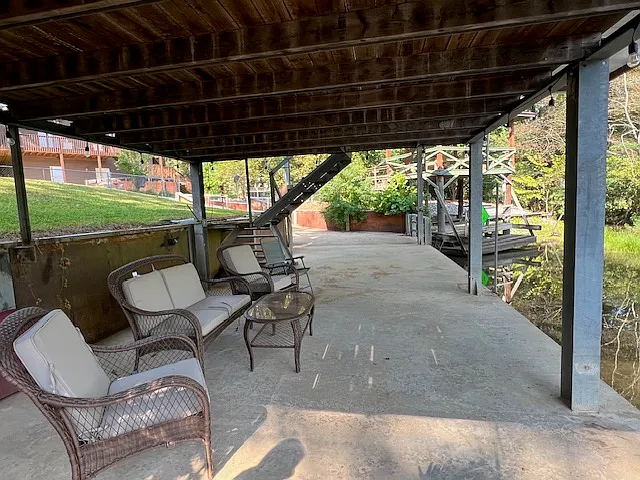748 Humphries Cove Rd #B — Photo 3