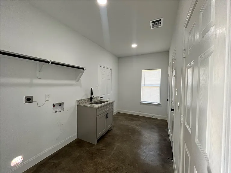30023 Rosebud St — Photo 10