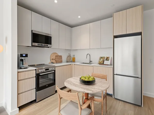 170 West 225th Street image 4 of 22