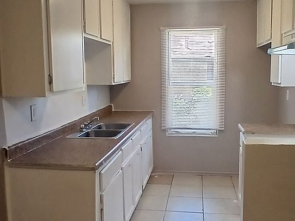 4th image of 25870 Stanford St #4B