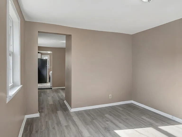 2911 Clifton Ave #A — Photo 8