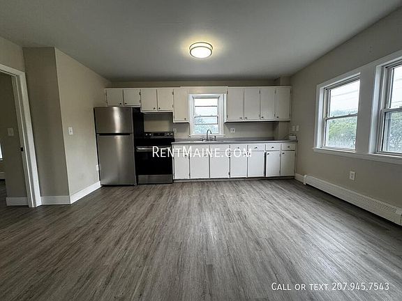 3rd image of 114 Riverside Dr #6