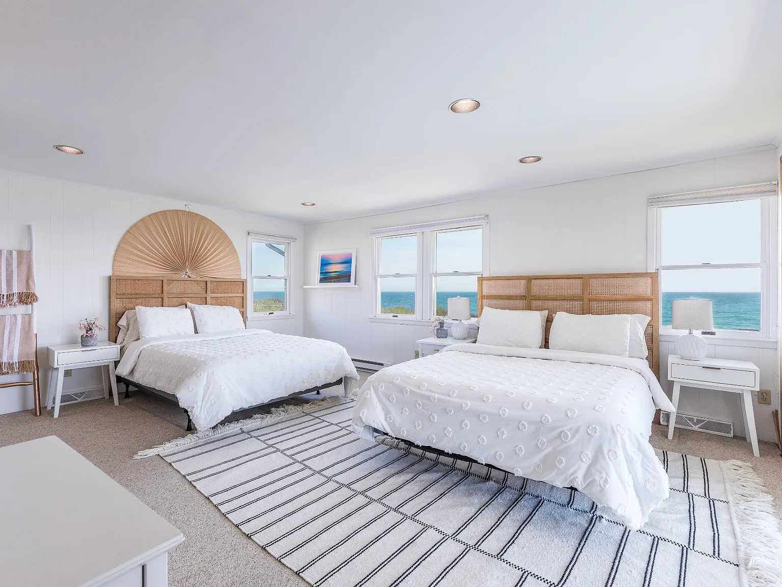 Montauk Oceanfront with Pool and Minutes to Town — Photo 4