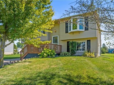 1601 Flaxen Dr, Farmington, NY, 14425