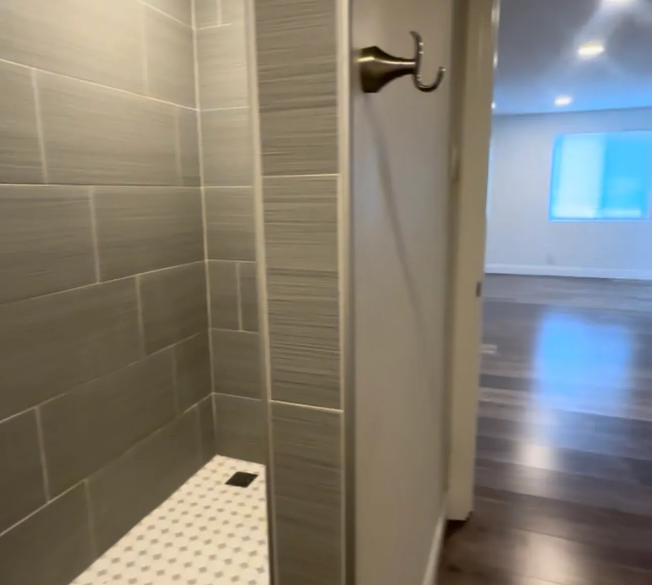 2 bed, 800 sqft, $1,300 — Photo 3