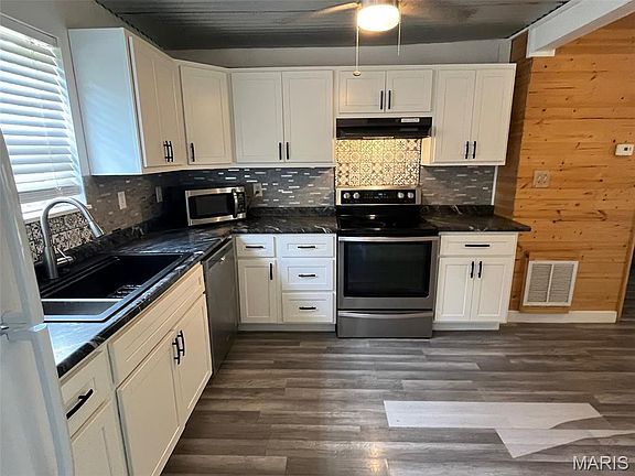 4th image of 309 Edgewood St