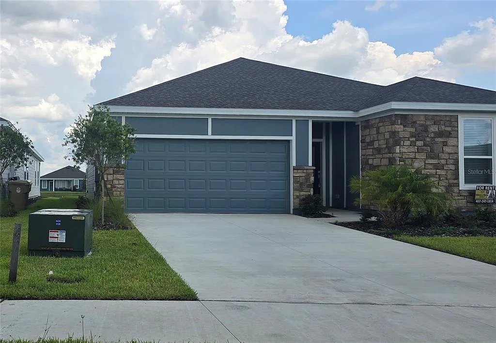 3 bed, 2.0 bath, 1580 sqft, $2,100 — Photo 2