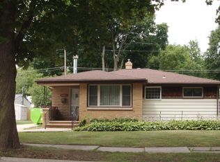 1610 Carroll Ave, Green Bay, WI 54304
