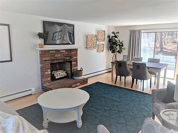 3rd image of 37 Judy Ann Dr