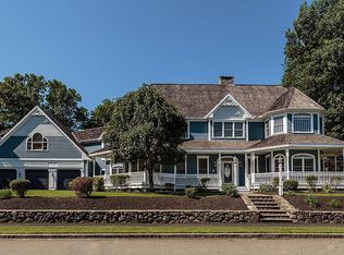 61 Roma Ln, Reading, MA 01867