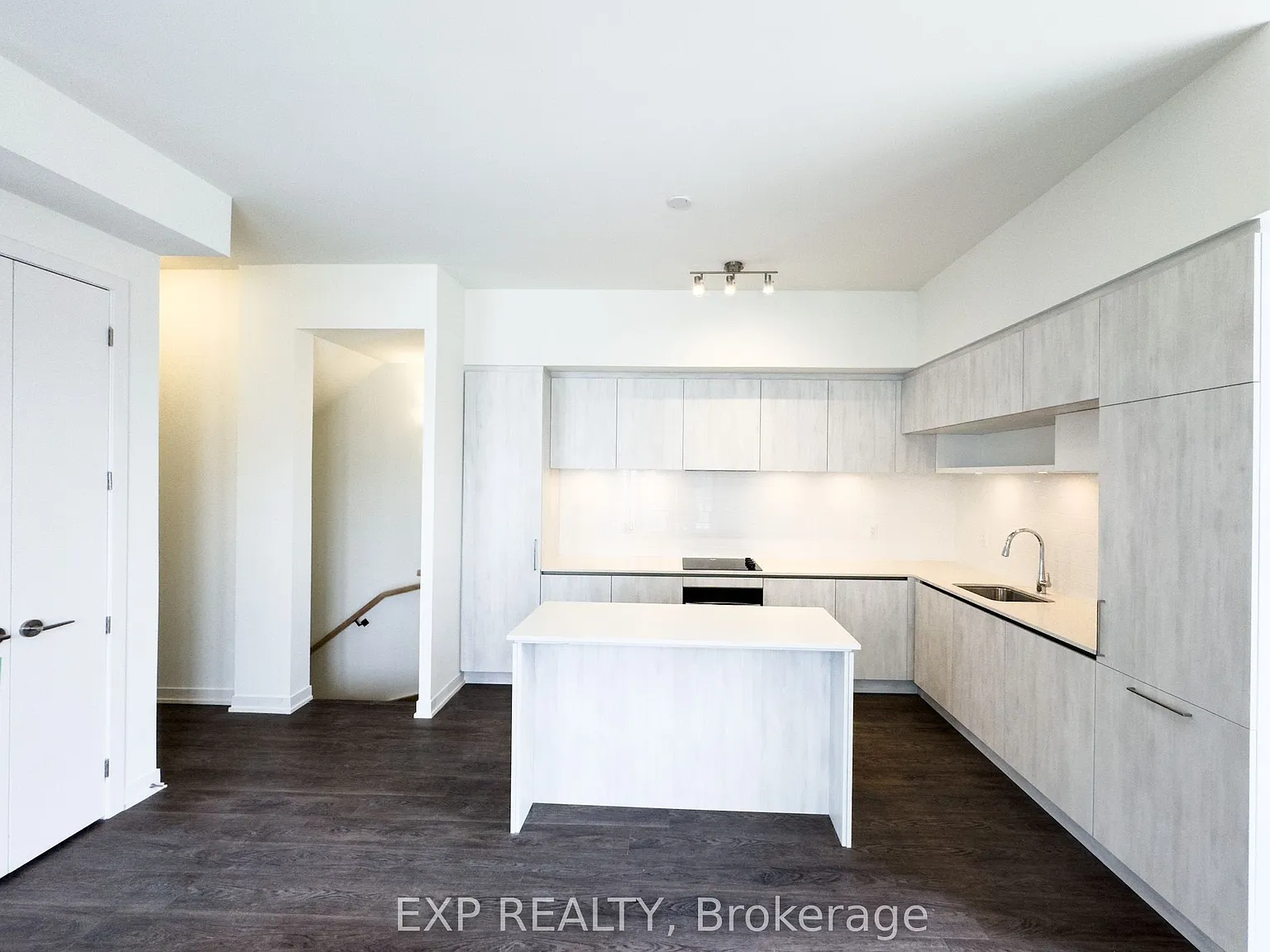 3 bed, $3,350 — Photo 1