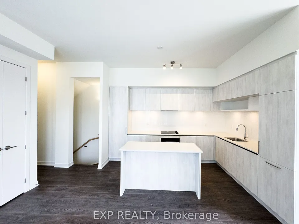 2 Steckley House Ln #Townhouse 903