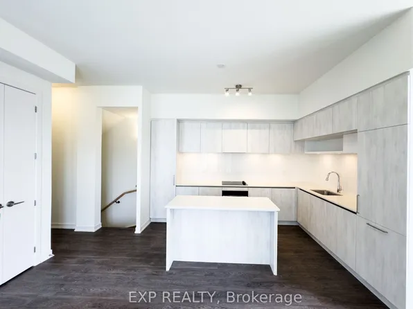 2 Steckley House Ln #Townhouse 903, Richmond Hill, ON L4S 0N4