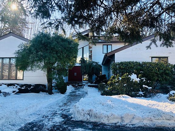 2nd image of 17 Bristol Dr