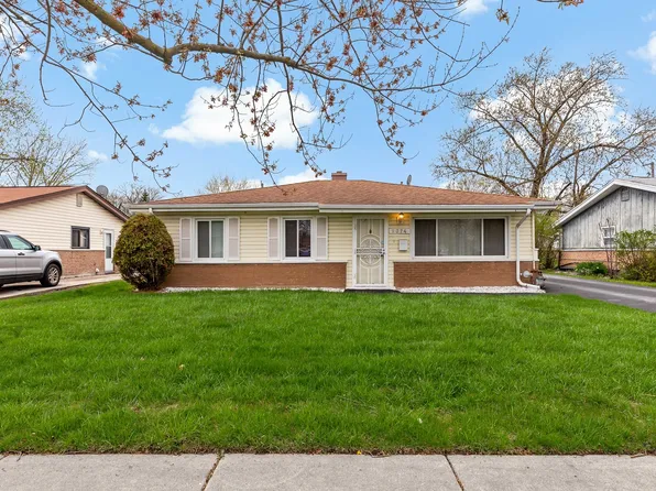 1374 Forest Pl, Calumet City, IL 60409
