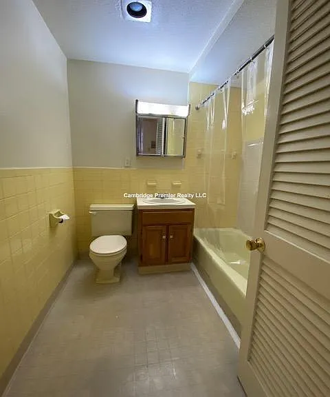 147 Summer St — Photo 2