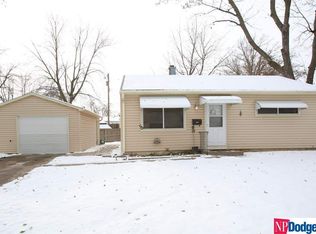 4067 Valley St, Omaha, NE 68105