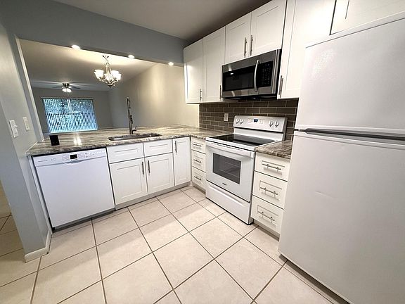 3rd image of 2965 SW 22nd Avenue #2040