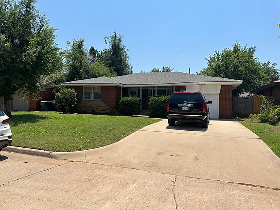 2nd image of 2636 Lakeside Dr