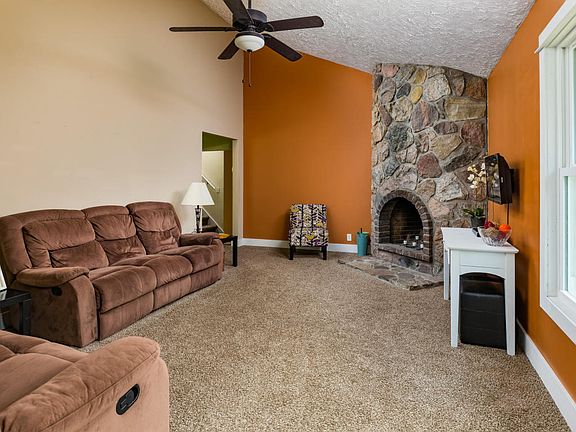 4th image of 5563 Myers Lake Ave NE