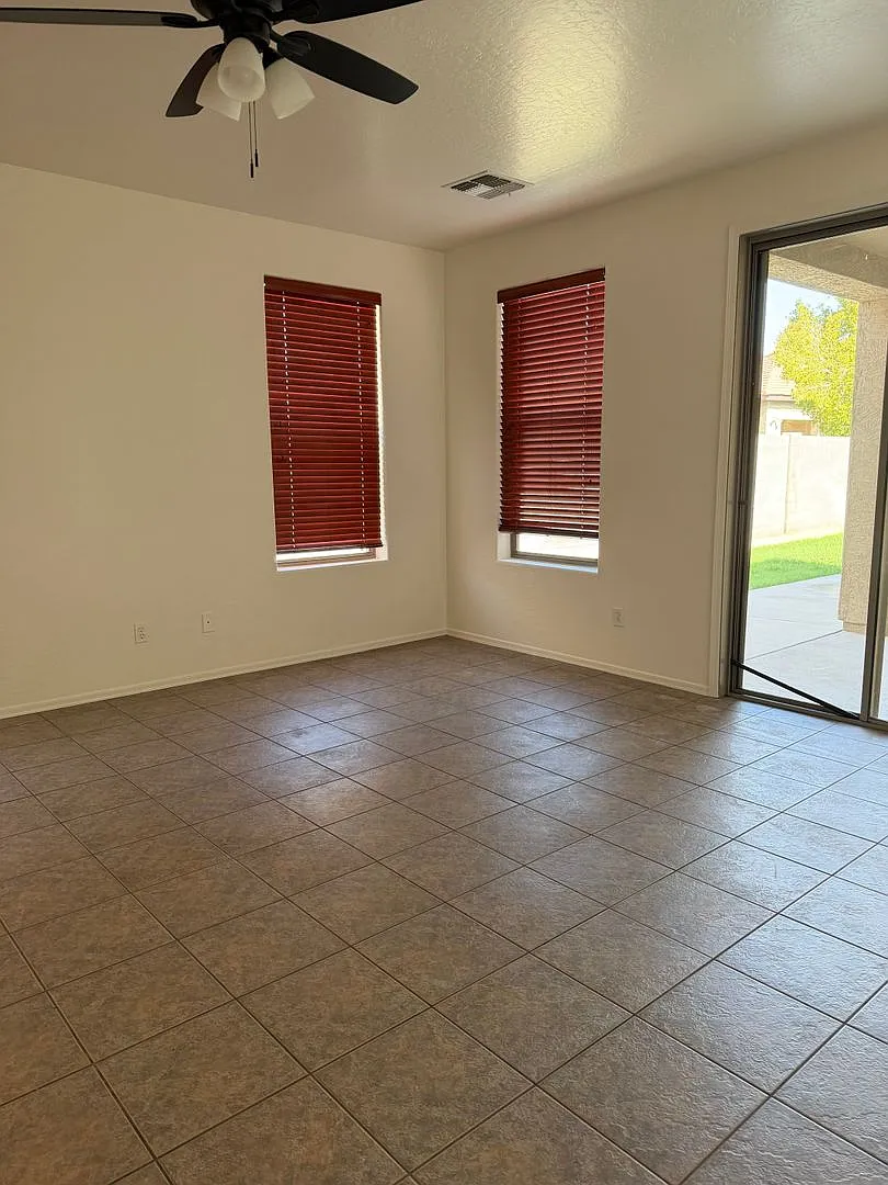 Fresh paint and flooring — Photo 3