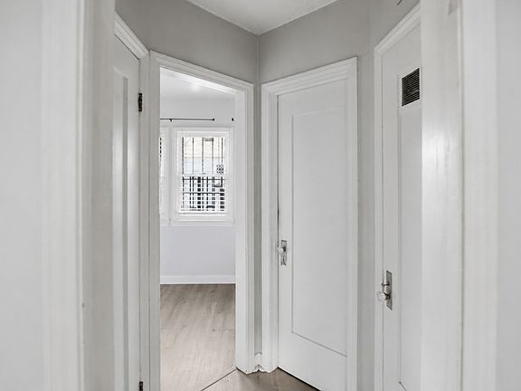5th image of 1042 W 57th St #1042