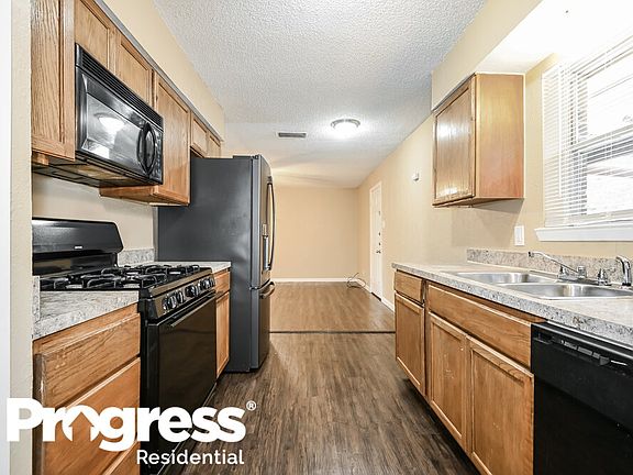 5th image of 9417 Edgecreek Dr