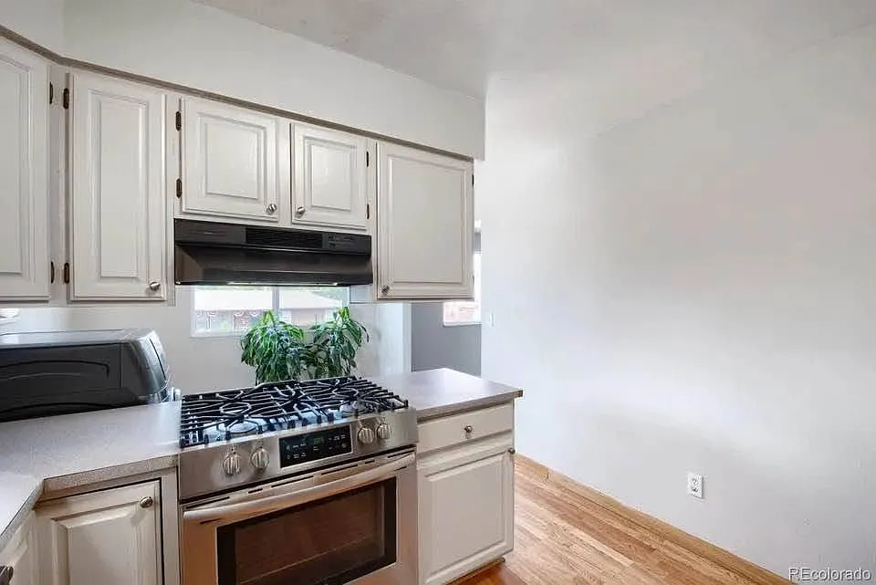 7056 W Rowland Ave — Photo 3
