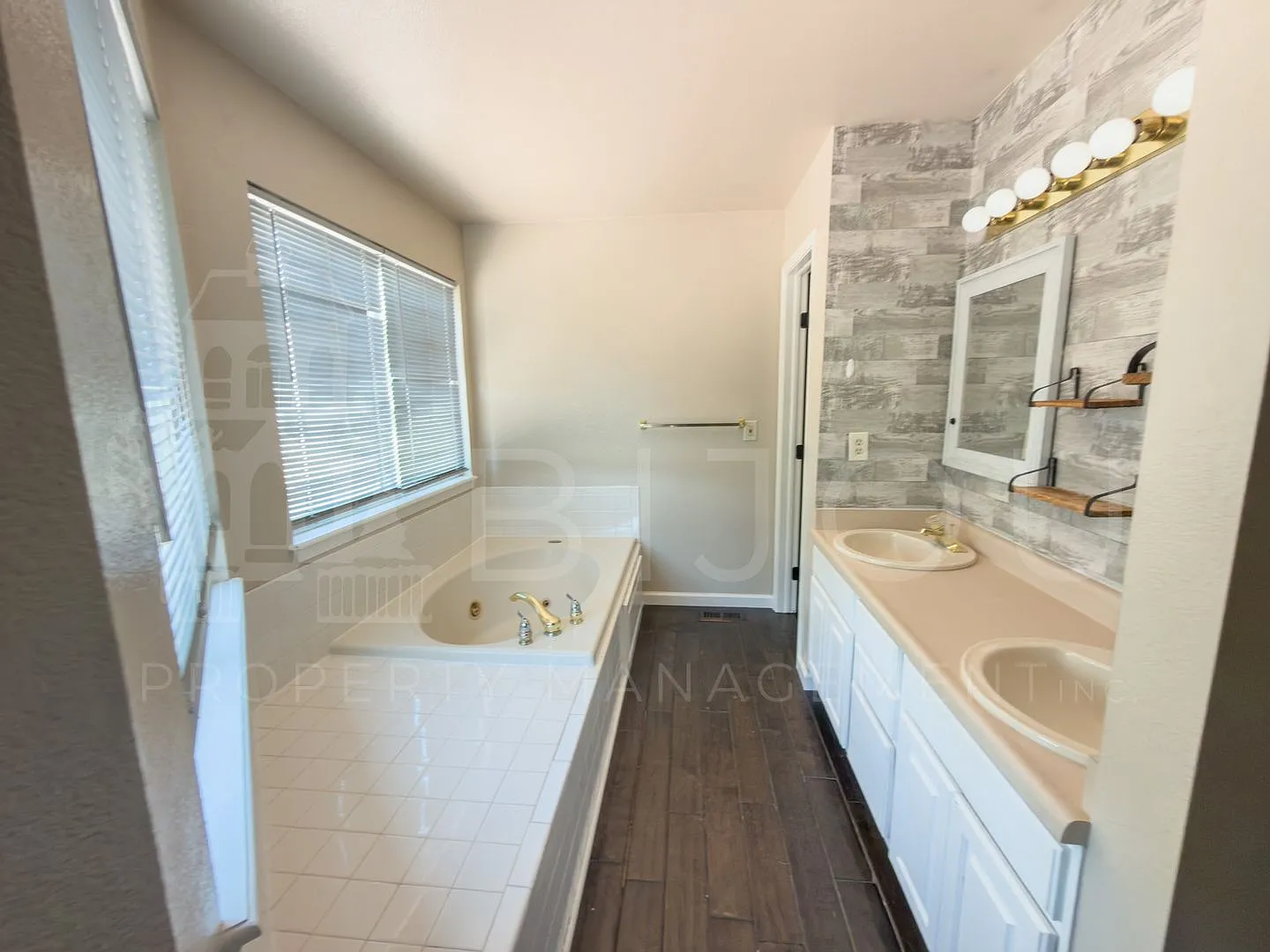 Crestview Acres Home — Photo 4