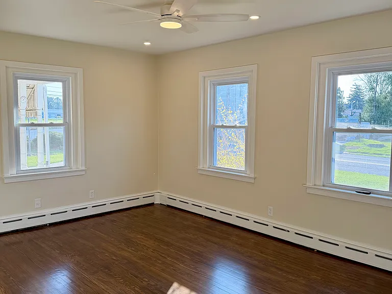 204 W Main St — Photo 7
