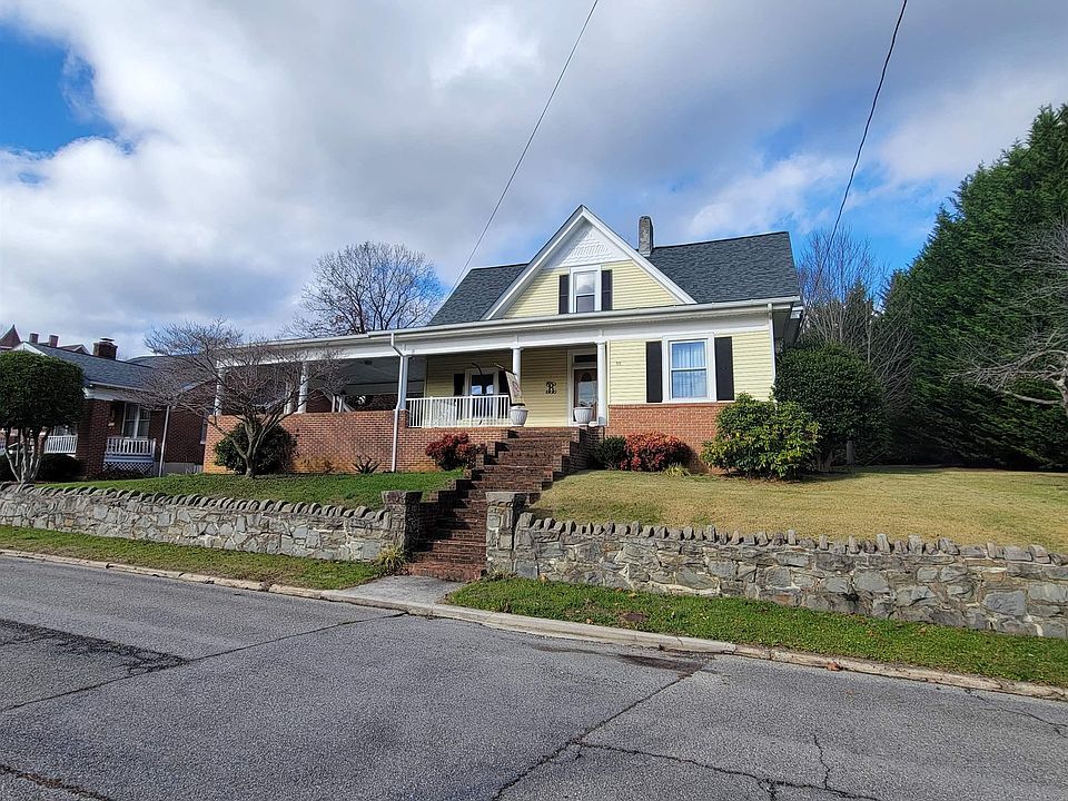 35 6th St NE, Pulaski, VA 24301 Zillow
