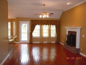 2nd image of 1004 E Norristown Cir
