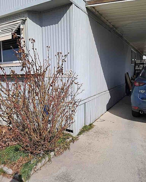 2nd image of 1715 W Flamingo Ave