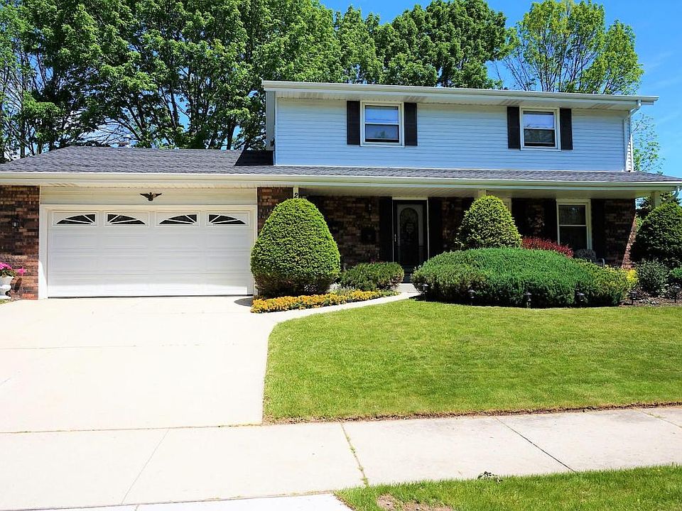 1st image of 230 W James Dr