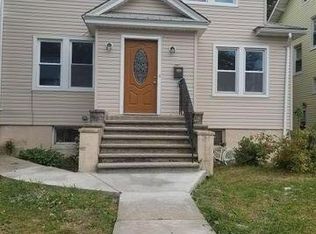 30 Eastern Pkwy, Newark, NJ 07106