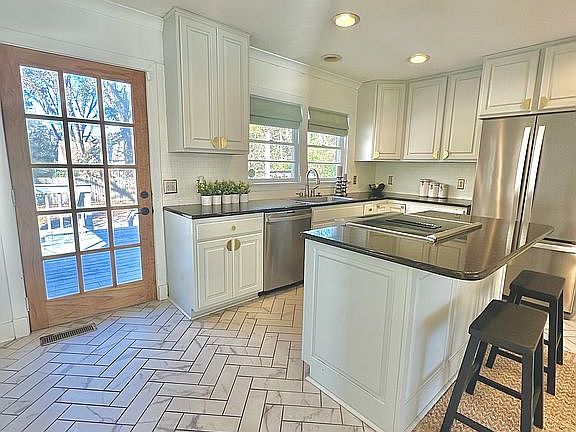 3rd image of 2126 43rd St