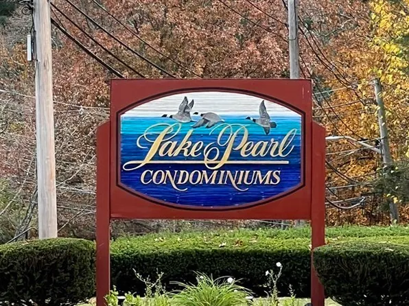 131 Creek St APT 10, Wrentham, MA 02093