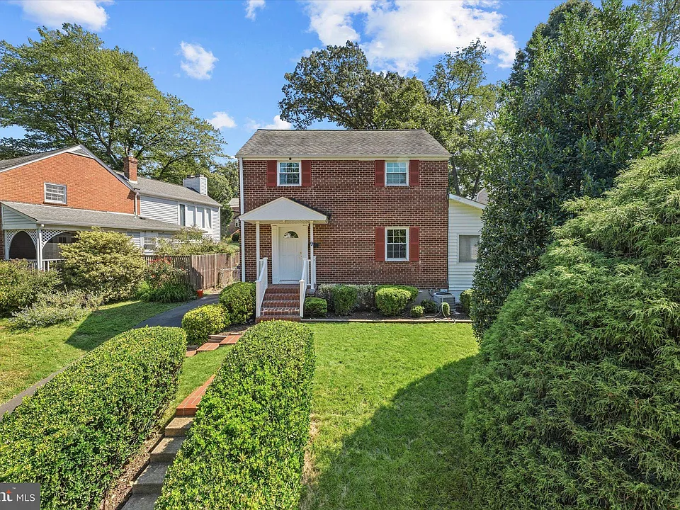 9 N Greenbrier St