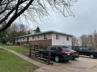 335 9th St APT 4, Howard Lake, MN 55349