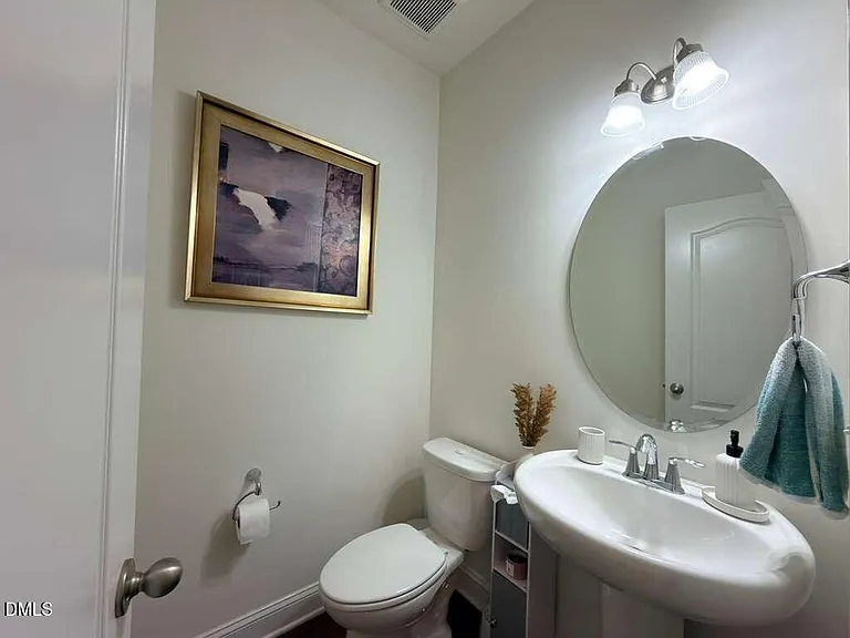 735 Lampwick Ln — Photo 15