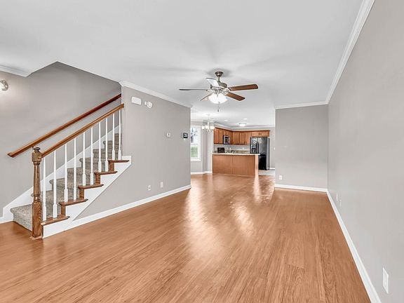 5th image of 326 Sam Houston Cir