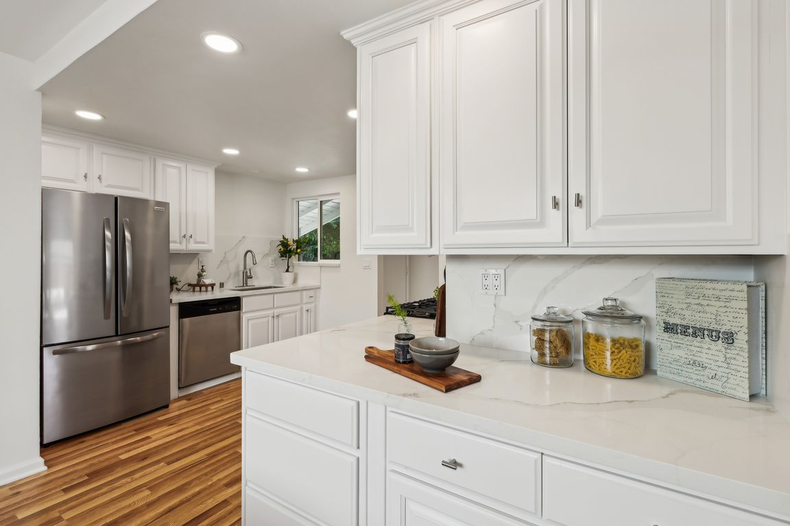 Portola Dr-2705-021.jpg