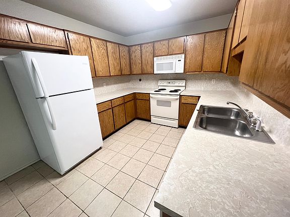 4th image of 2709 Lucille Dr #B