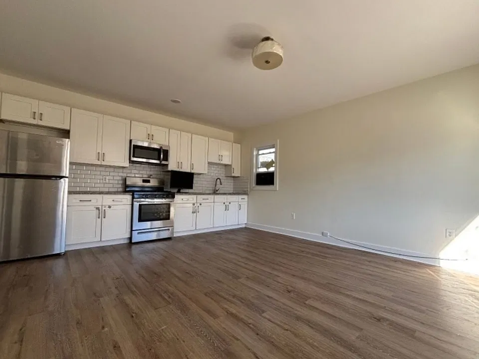 359 River Dr #3