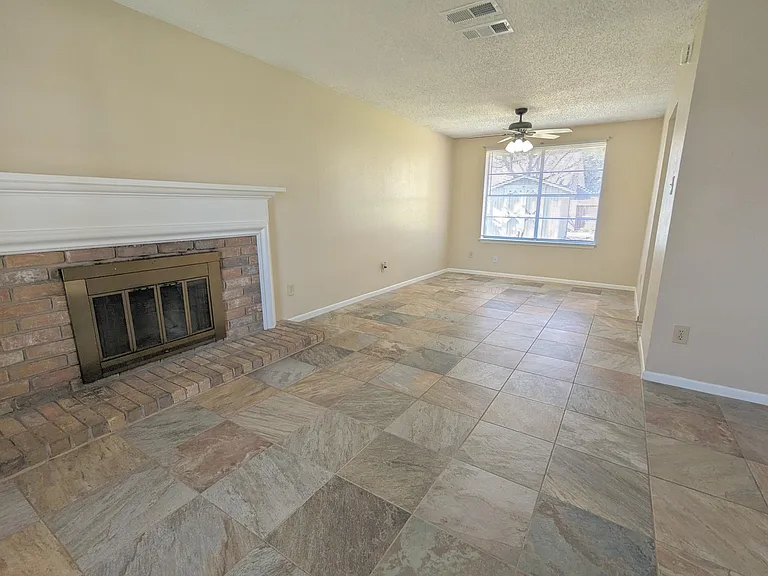 5639 Windsong Trl — Photo 6