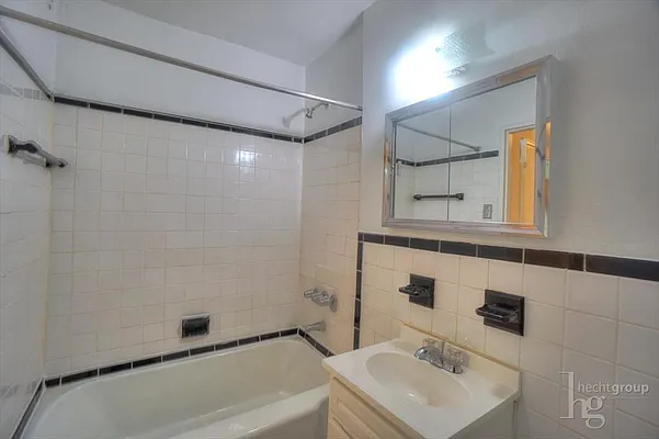 Rented by Hecht Group | media 15