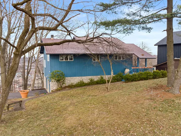 2307 Hillcrest Rd, Ashland, KY 41101