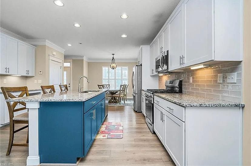 1st image of 2933 Arctic Ave