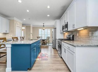 2933 Arctic Ave, Virginia Beach, VA 23451
